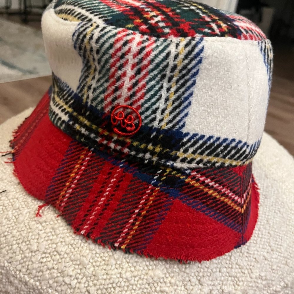 Ruslan Baginskiy  tartan check bucket hat